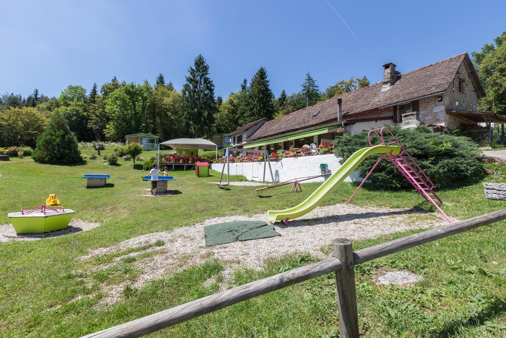 Team Holiday - Camping Le Balcon De Chartreuse Hotel Miribel-les-Echelles Exterior photo